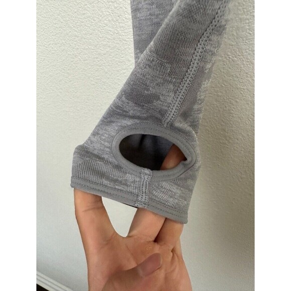 Gymshark Cropped Camo Seamless Long Sleeve Crop Top Gray Cutout Keyhole Medium - Picture 8 of 9